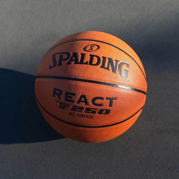 Мяч баск. SPALDING TF-250 React 76801z, р.7, композит. кожа (ПУ), коричн-черн.