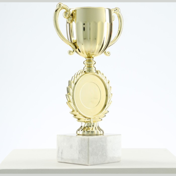 Кубок 186, наградная фигура, золото, подставка камень, 17 х 9,5 х 5 см.