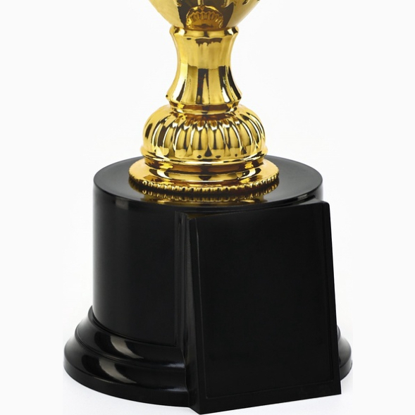 Кубок 179A, наградная фигура, золото, подставка пластик, 23 × 12 × 9 см.