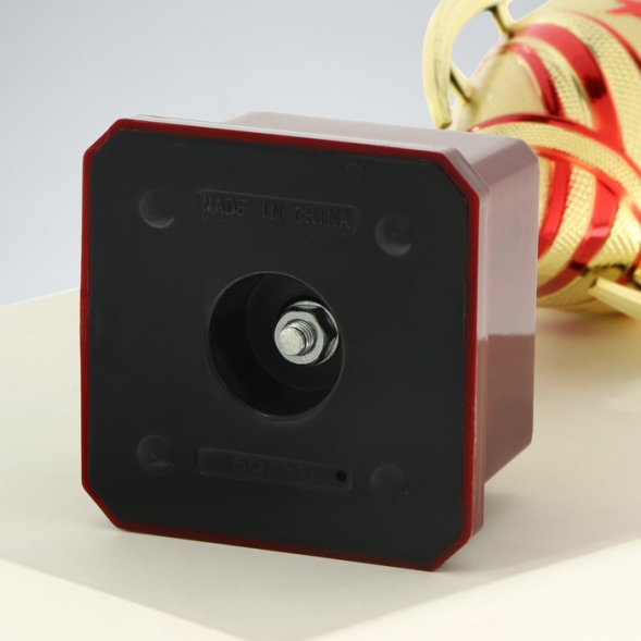 Кубок 183C, наградная фигура, золото, подставка пластик, 17 × 8,5 × 6,5 см.