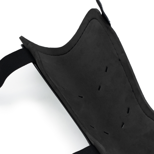 Щитки футбольные TORRES Training FS2306L